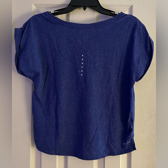 Nike Dri-Fit Cropped Tee - Picture 3 of 4